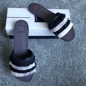 Dolce Vita Black fringe Celaya Slide Sandal 8.5